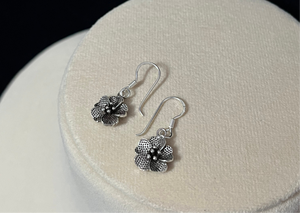 Minimal Flower Drop Earring