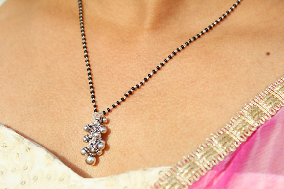 Ghungroo Cluster Mangalsutra with Earrings